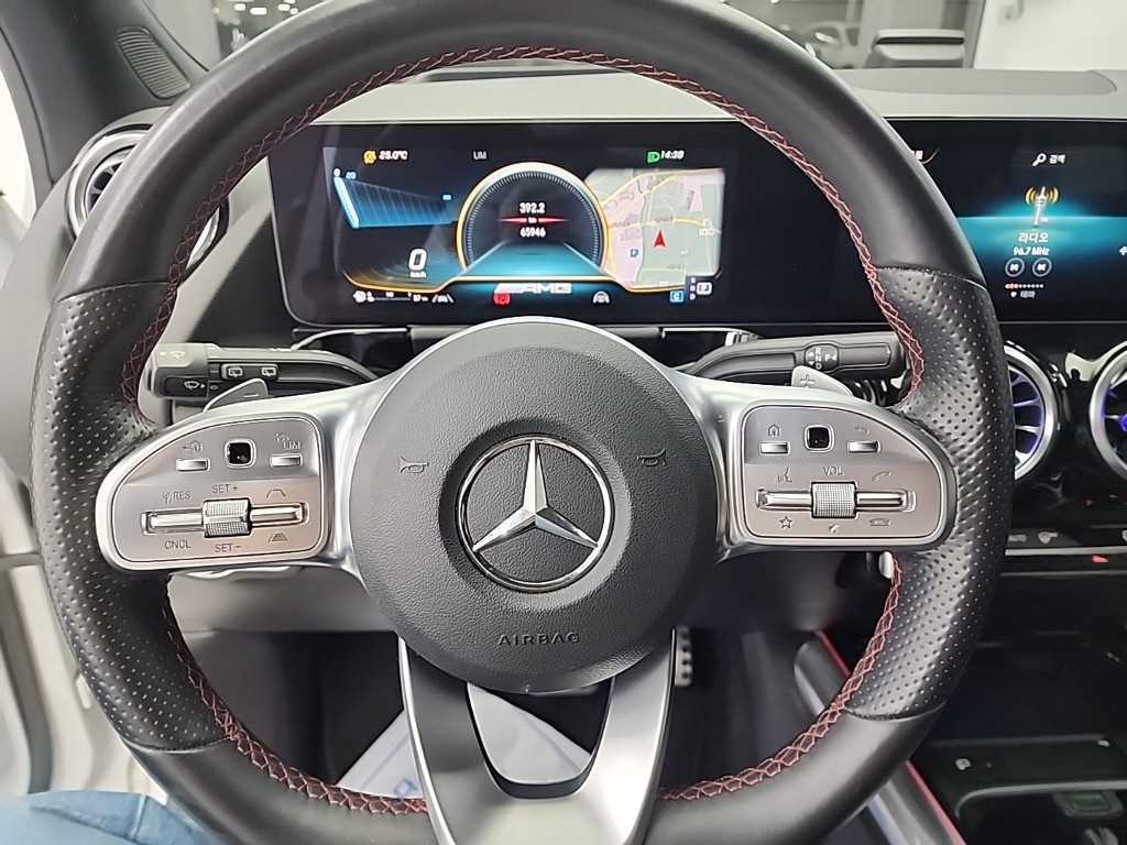 Mercedes Benz GLA Class - Vista 9