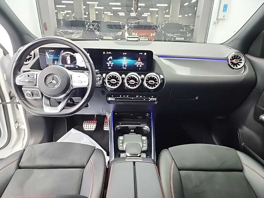 Mercedes Benz GLA Class - Vista 7