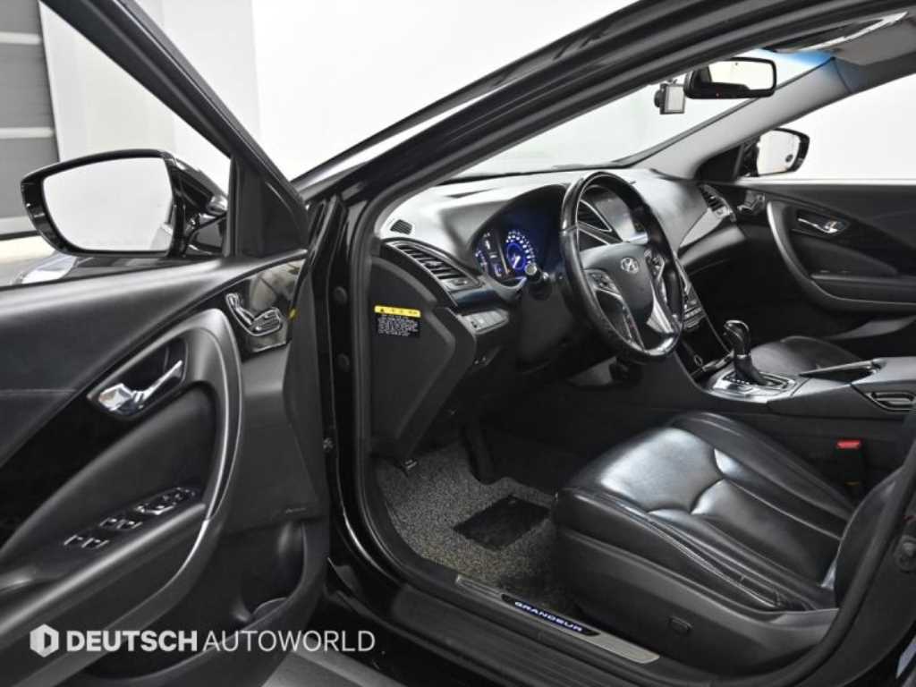 HYUNDAI Grandeur - Vista 11