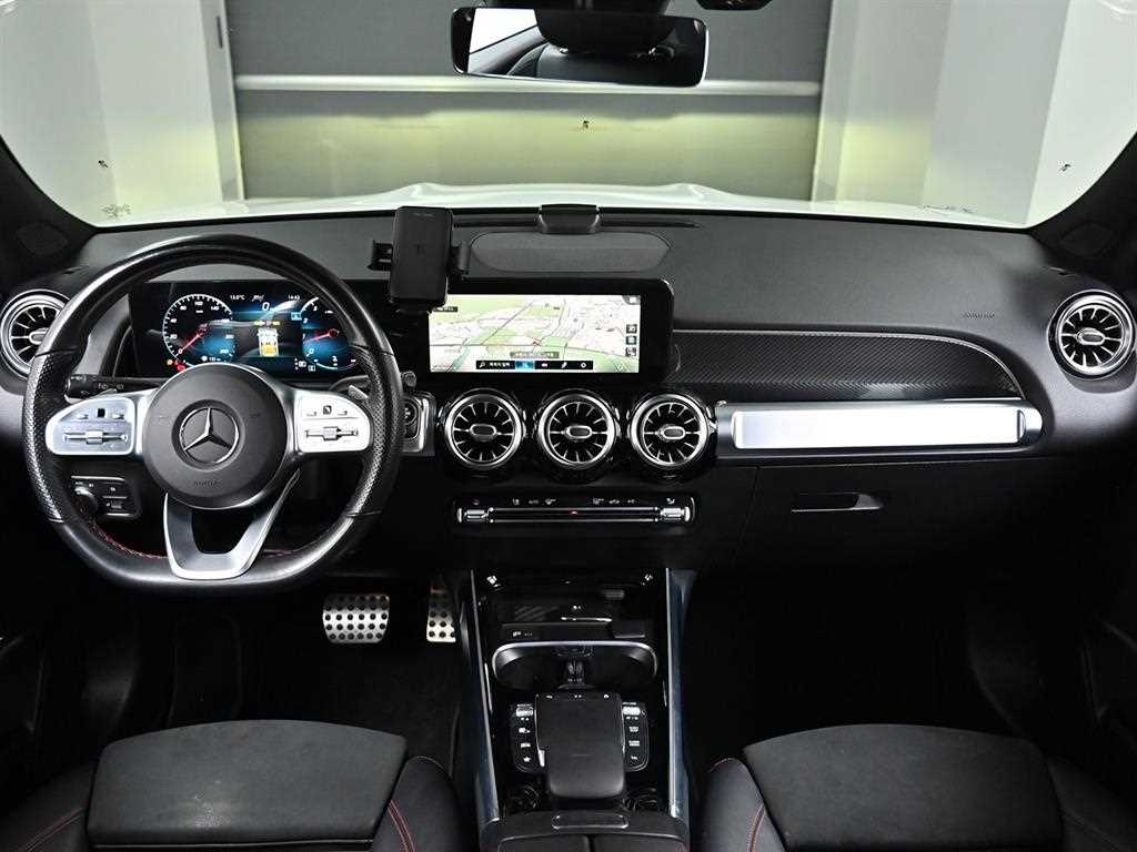 Mercedes Benz GLB Class - Vista 6