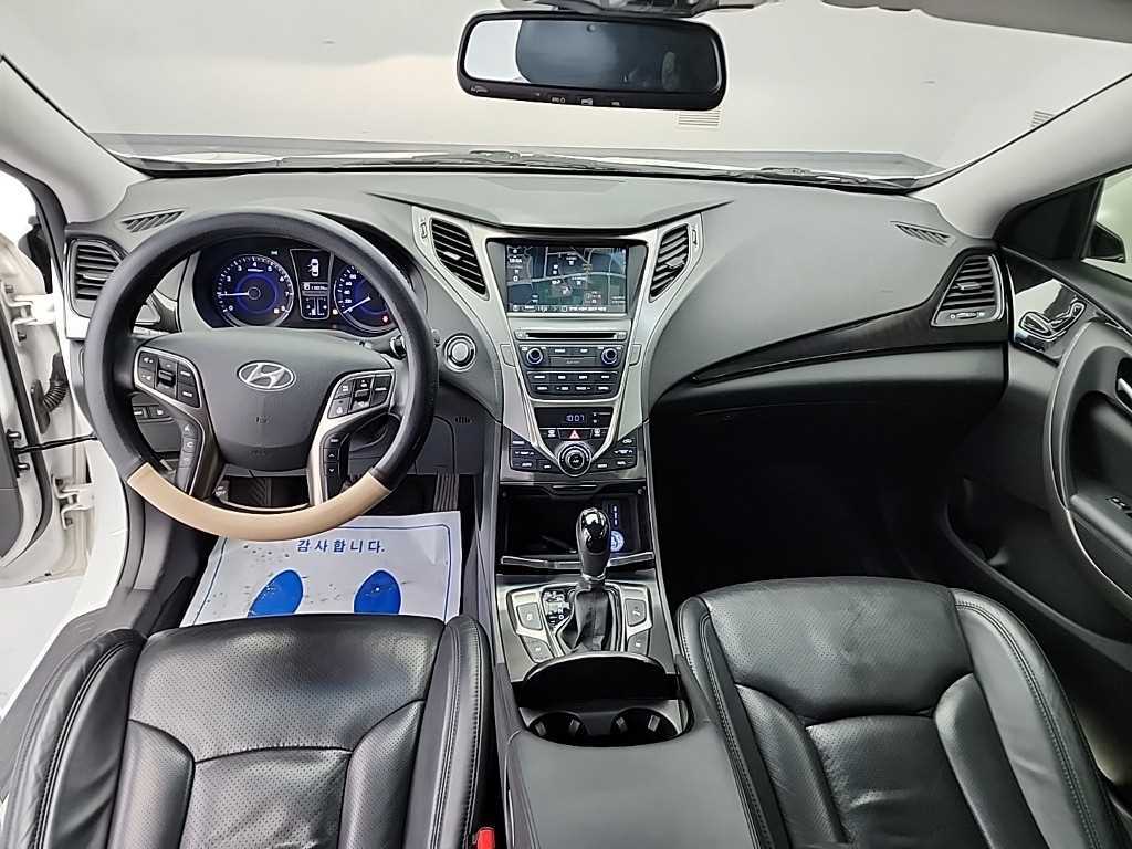 HYUNDAI Grandeur - Vista 7