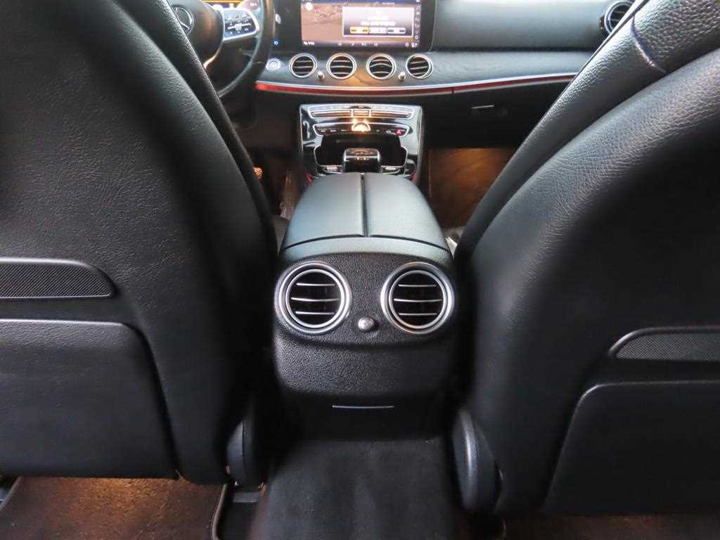 Mercedes Benz E class - Vista 9