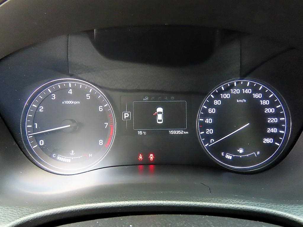 HYUNDAI Genesis - Vista 9