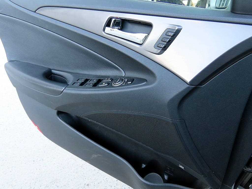 HYUNDAI Sonata - Vista 11