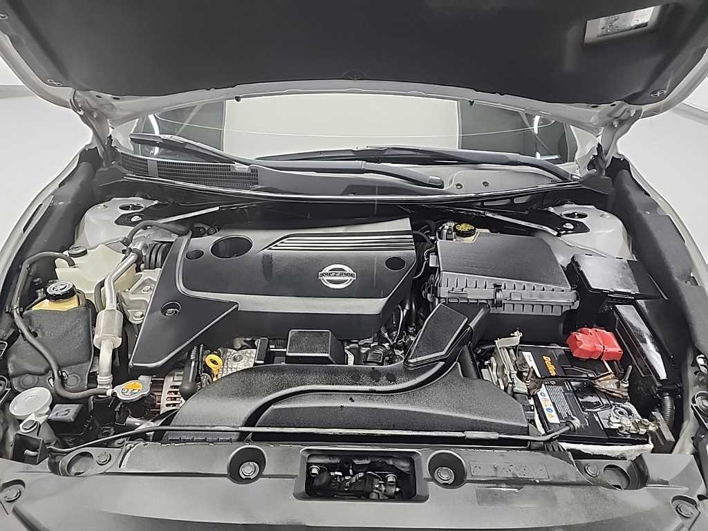 Nissan Altima - Vista 5