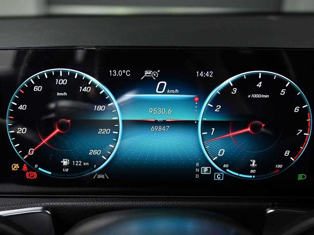 Mercedes Benz GLB Class - Vista 7