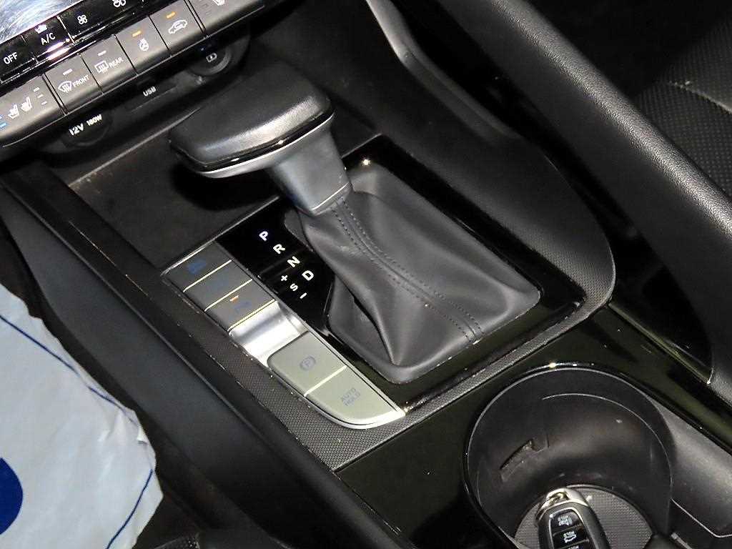 HYUNDAI Avante - Vista 12