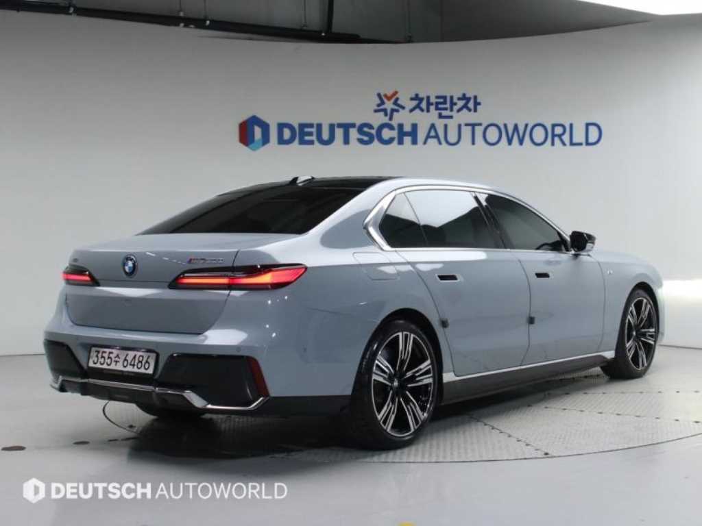 BMW 7 Series - Vista 4