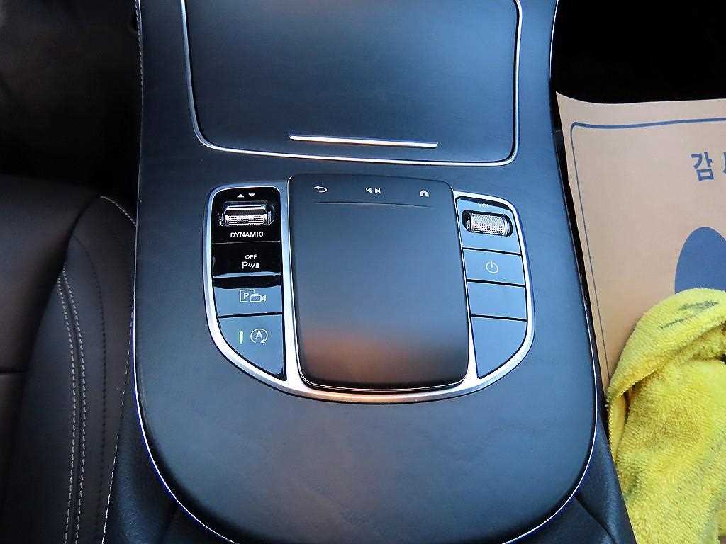 Mercedes Benz E class - Vista 12