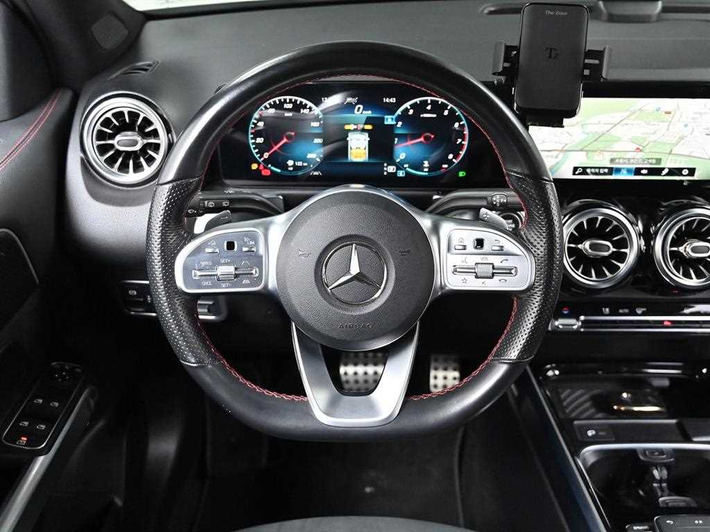 Mercedes Benz GLB Class - Vista 12