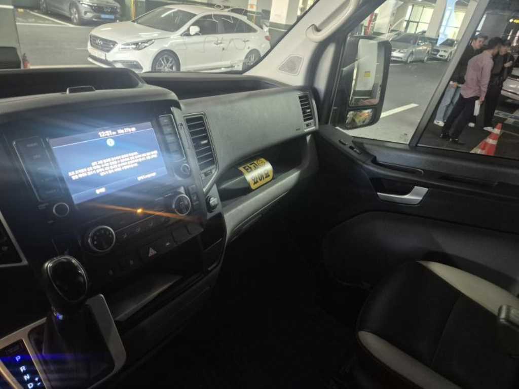 HYUNDAI Solati - Vista 6