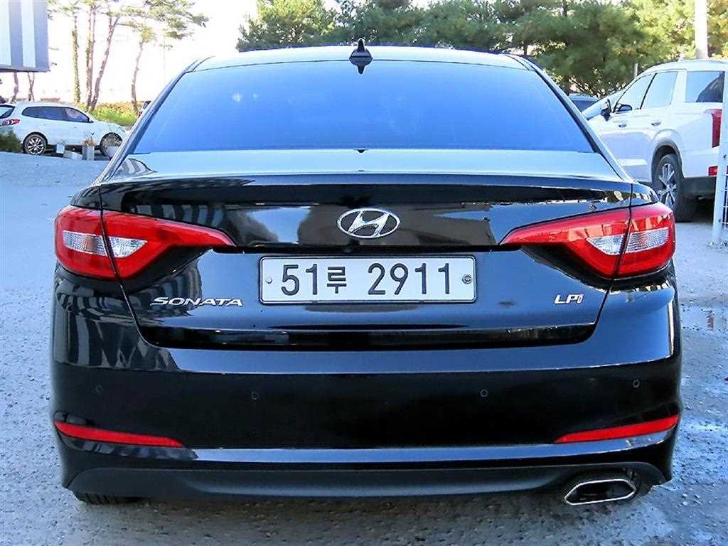 HYUNDAI Sonata - Vista 4