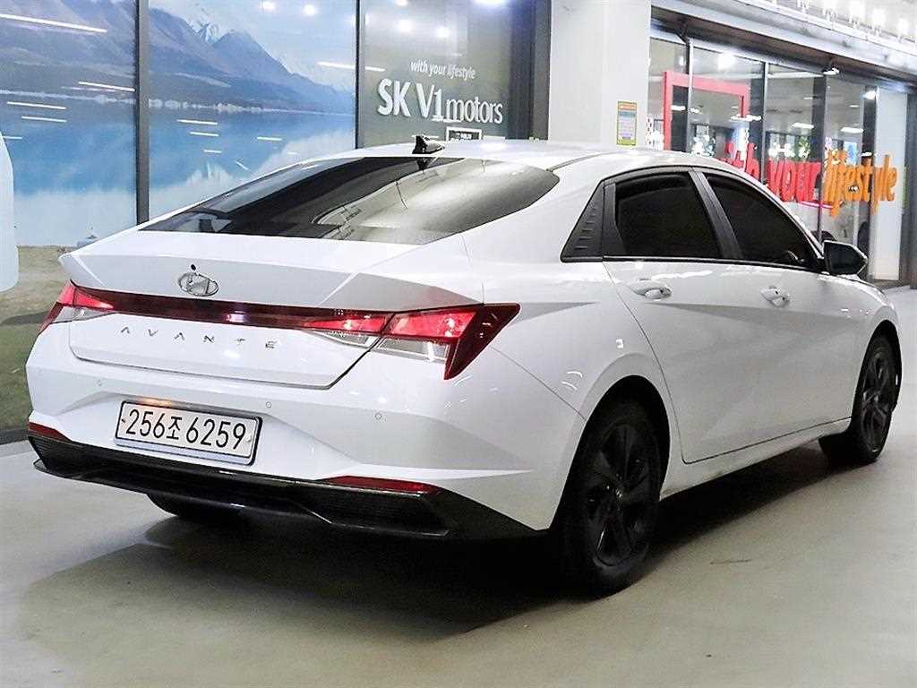 HYUNDAI Avante - Vista 4