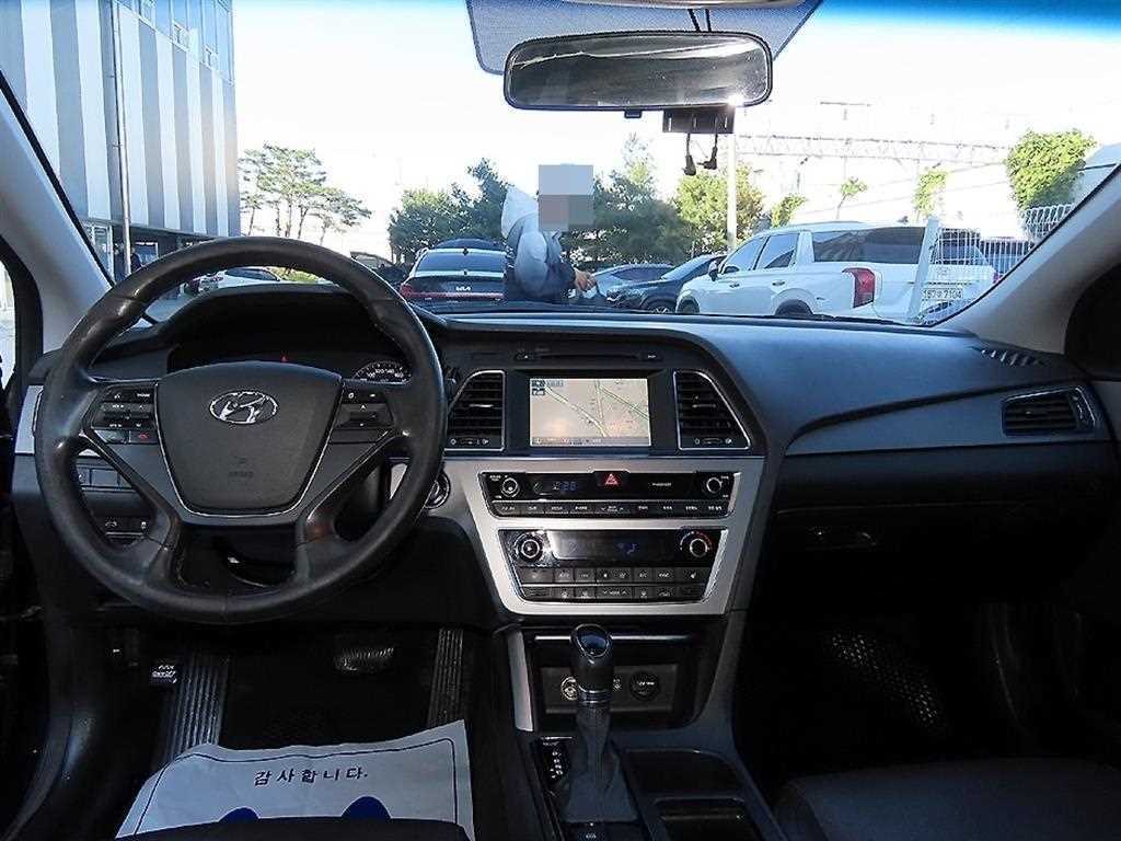 HYUNDAI Sonata - Vista 7