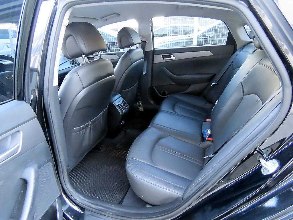 HYUNDAI Sonata - Vista 6