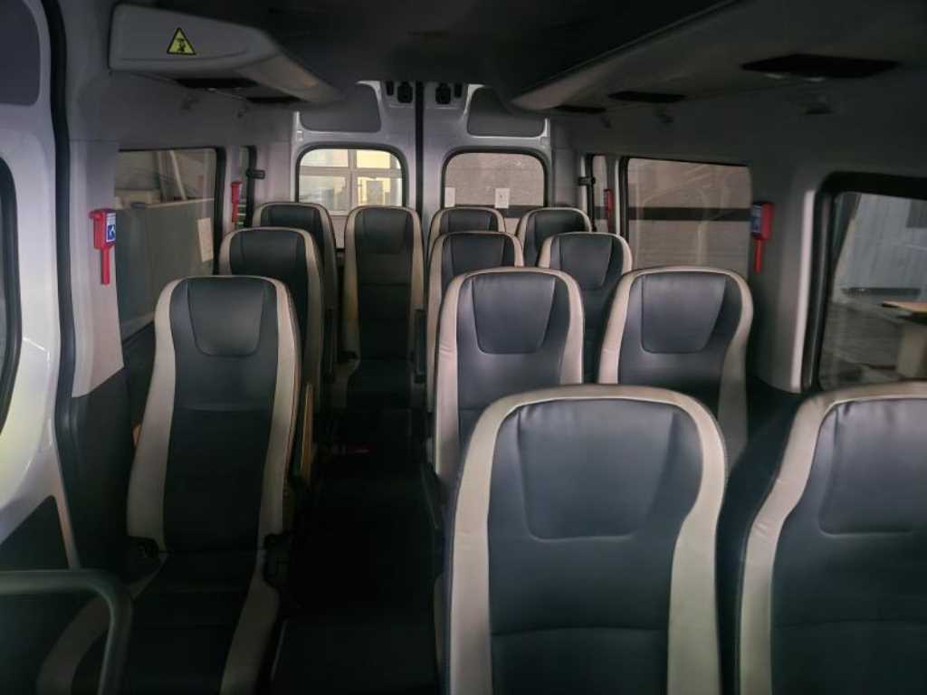 HYUNDAI Solati - Vista 5