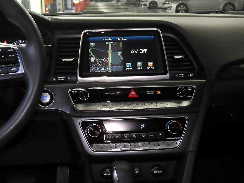 HYUNDAI Sonata - Vista 11