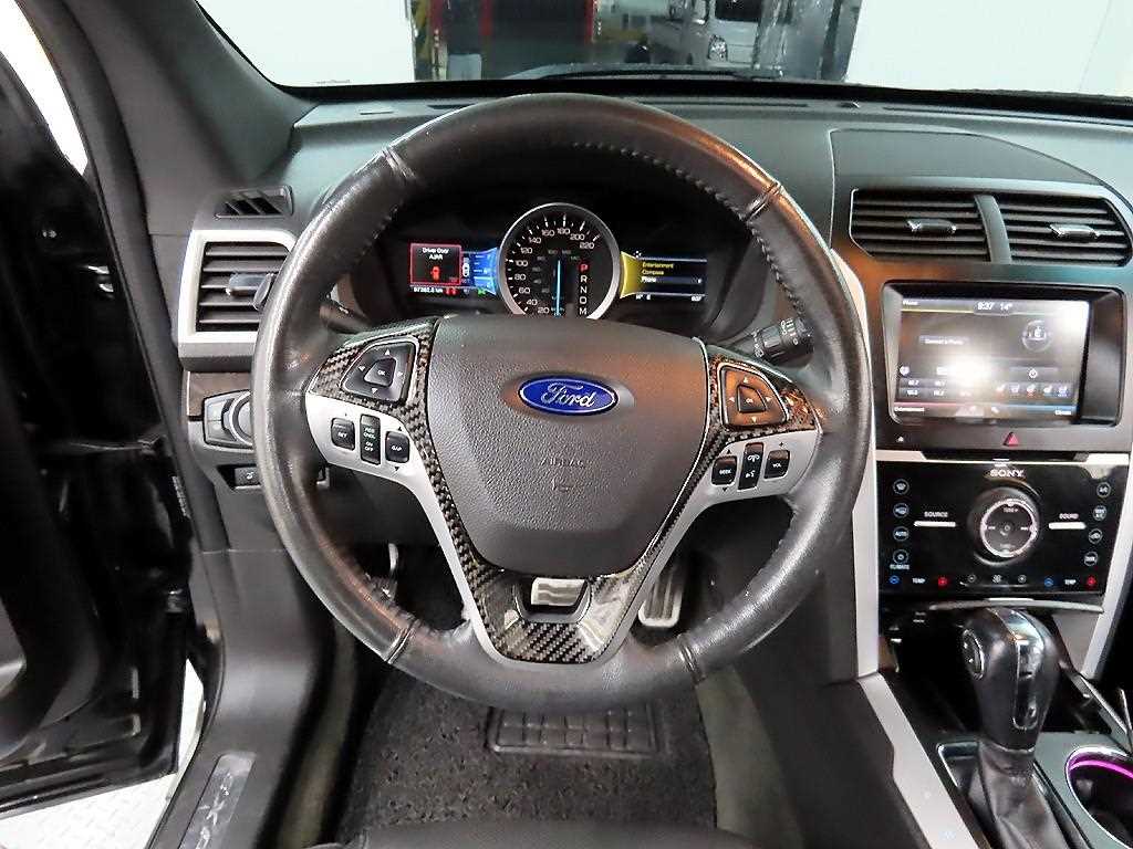 Ford Explorer - Vista 9