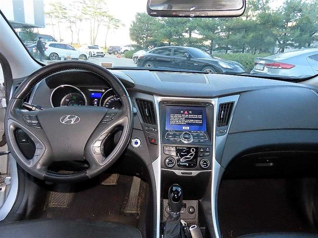 HYUNDAI Sonata - Vista 7