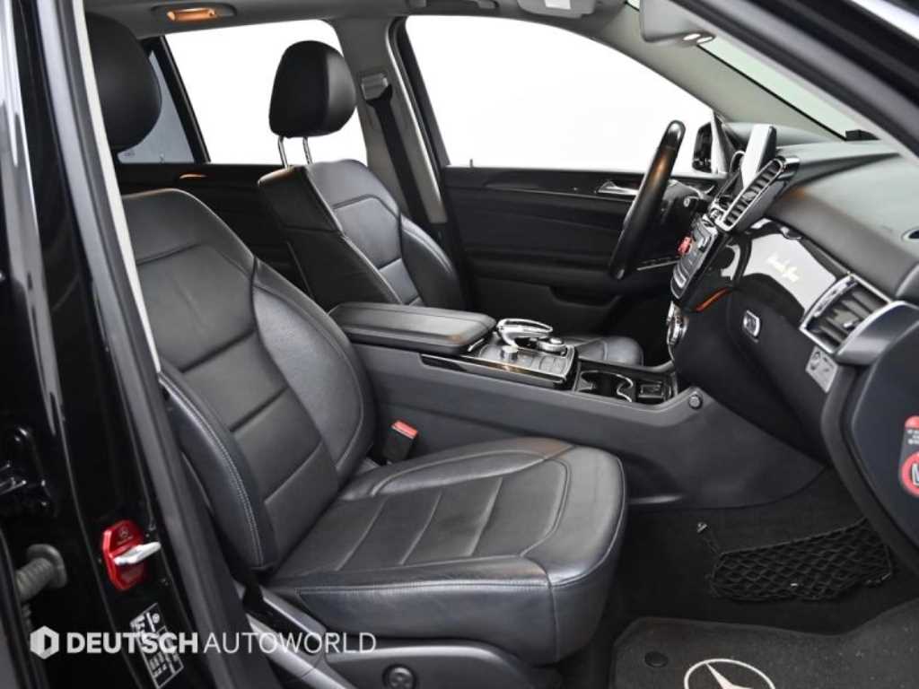 Mercedes Benz GLE Class - Vista 10