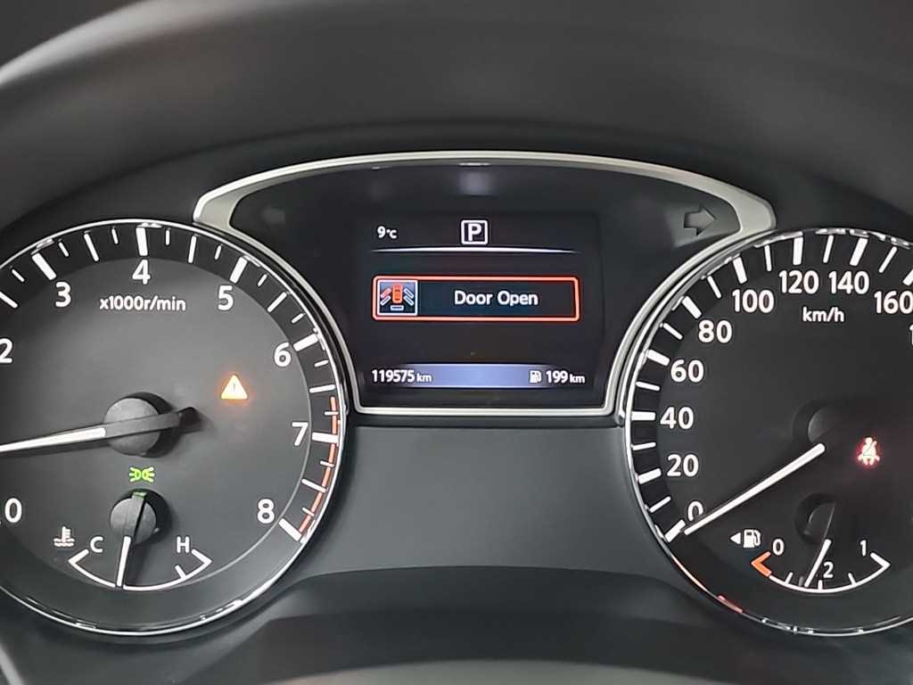 Nissan Altima - Vista 6