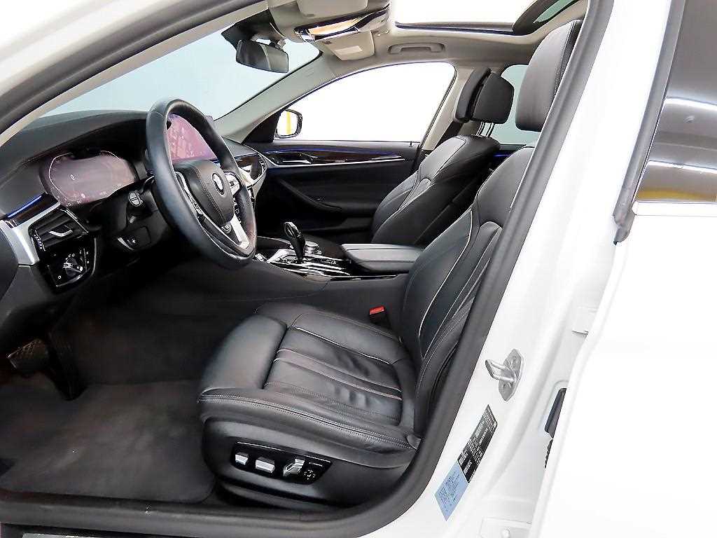 BMW 5 Series - Vista 5