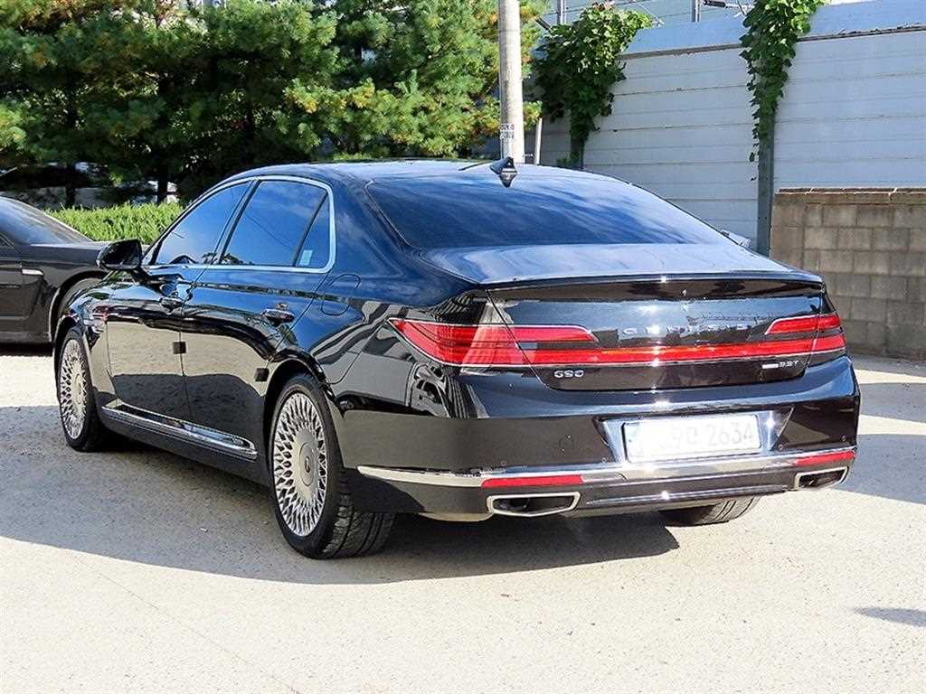 Genesis G90 - Vista 3