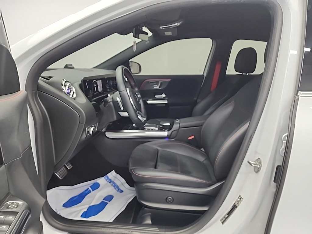 Mercedes Benz GLA Class - Vista 11