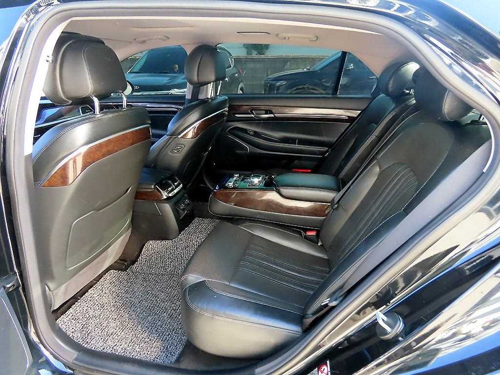 Genesis EQ900 - Vista 6