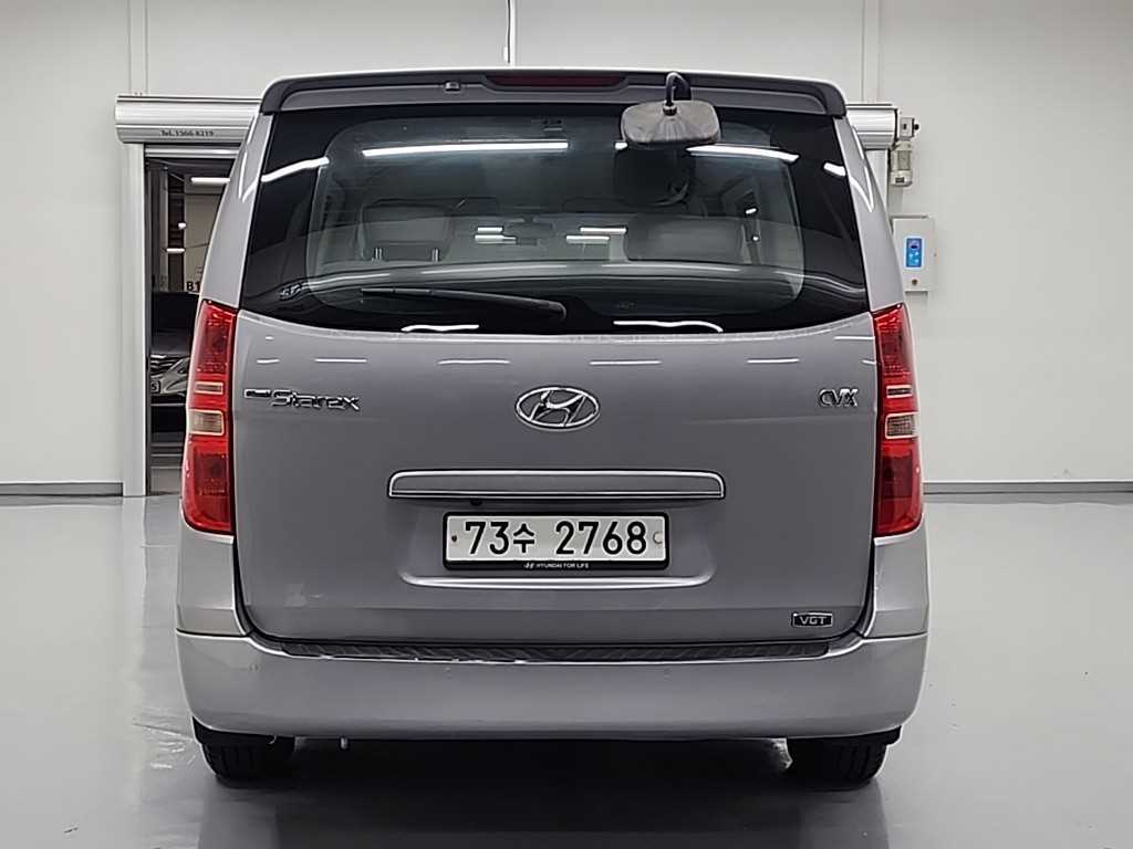 HYUNDAI Starex - Vista 4