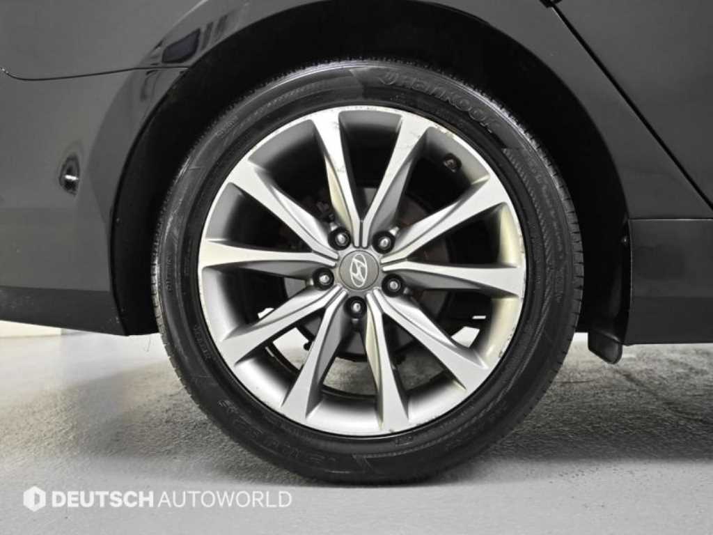 HYUNDAI Grandeur - Vista 5