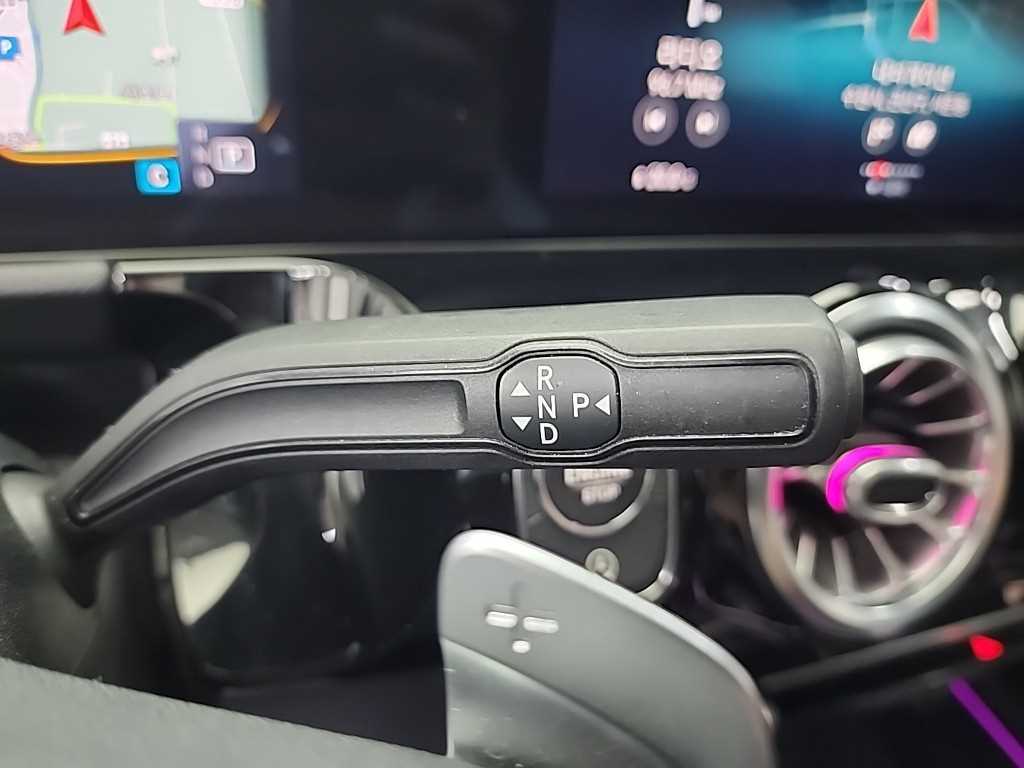 Mercedes Benz GLA Class - Vista 8