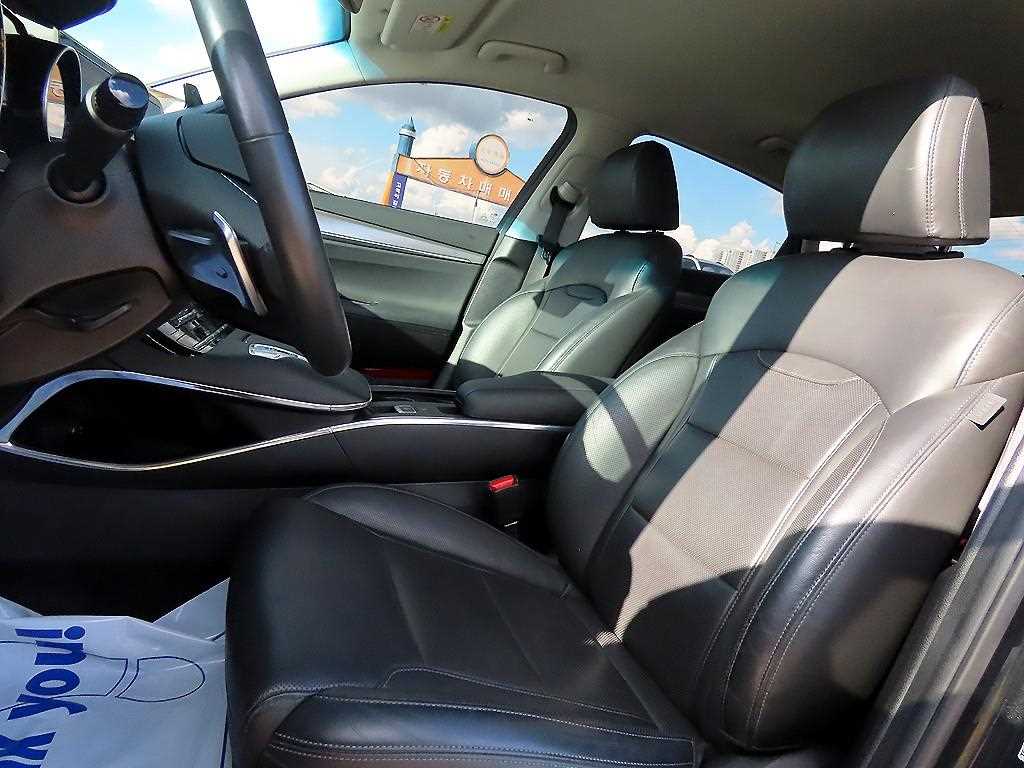 HYUNDAI Grandeur - Vista 5