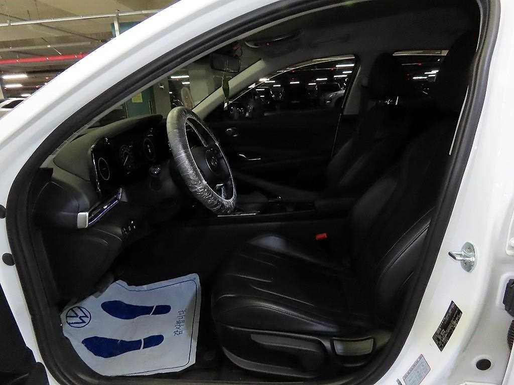 HYUNDAI Avante - Vista 6