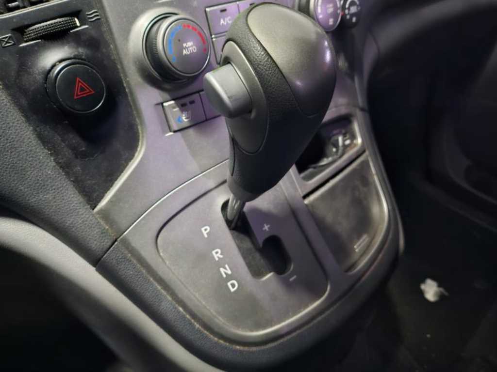 HYUNDAI Starex 2015 Plateado - Importación desde Corea - HF Imports Iquique - Foto 14