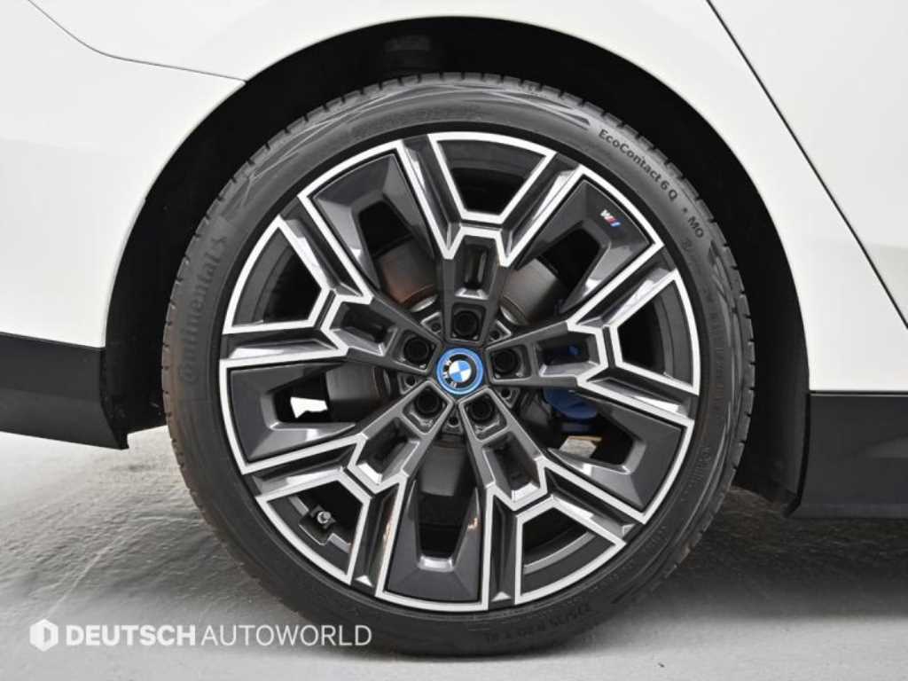 BMW 5 Series - Vista 5