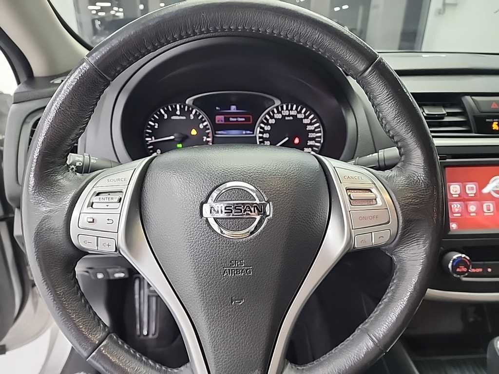 Nissan Altima - Vista 9