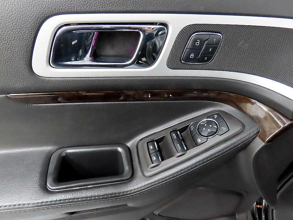 Ford Explorer - Vista 11