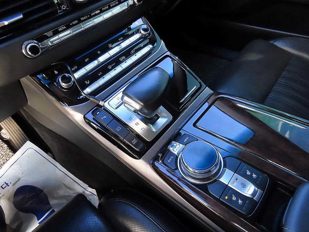 Genesis EQ900 - Vista 10