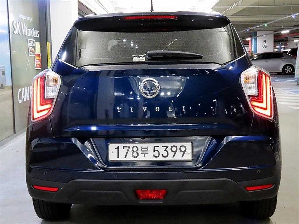 Ssangyong Tivoli - Vista 5