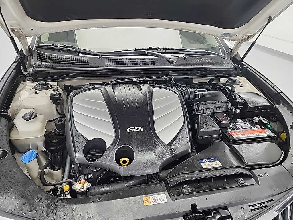 HYUNDAI Grandeur - Vista 5