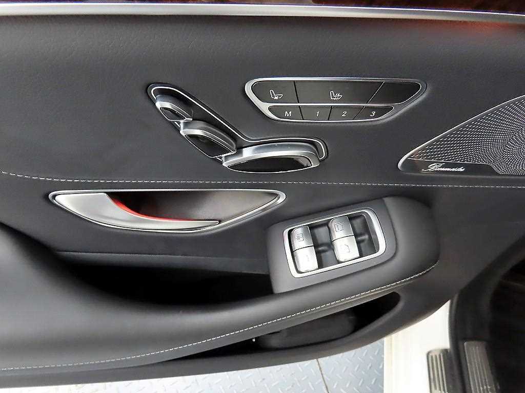 Mercedes Benz S Class - Vista 12