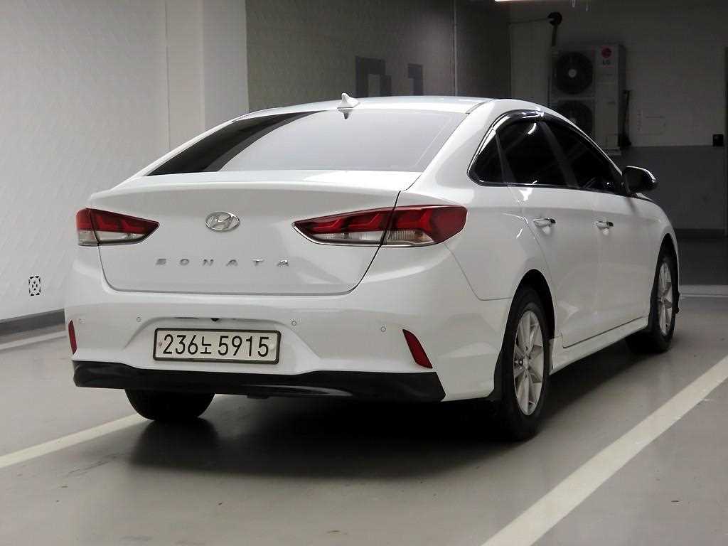 HYUNDAI Sonata - Vista 4
