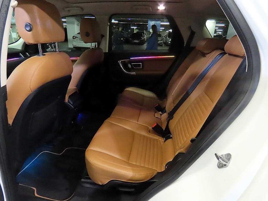 Land Rover Discovery Sports - Vista 7