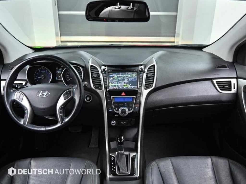 HYUNDAI i30 - Vista 7