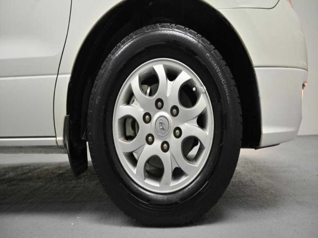 HYUNDAI Starex - Vista 5