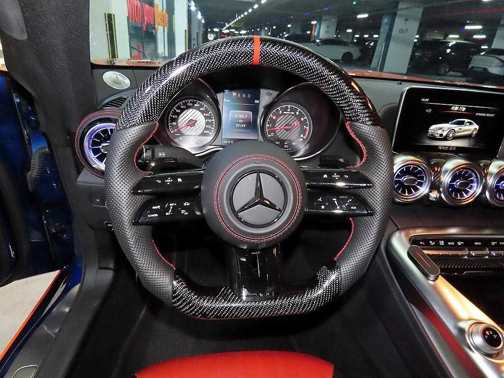 Mercedes Benz AMG GT - Vista 8