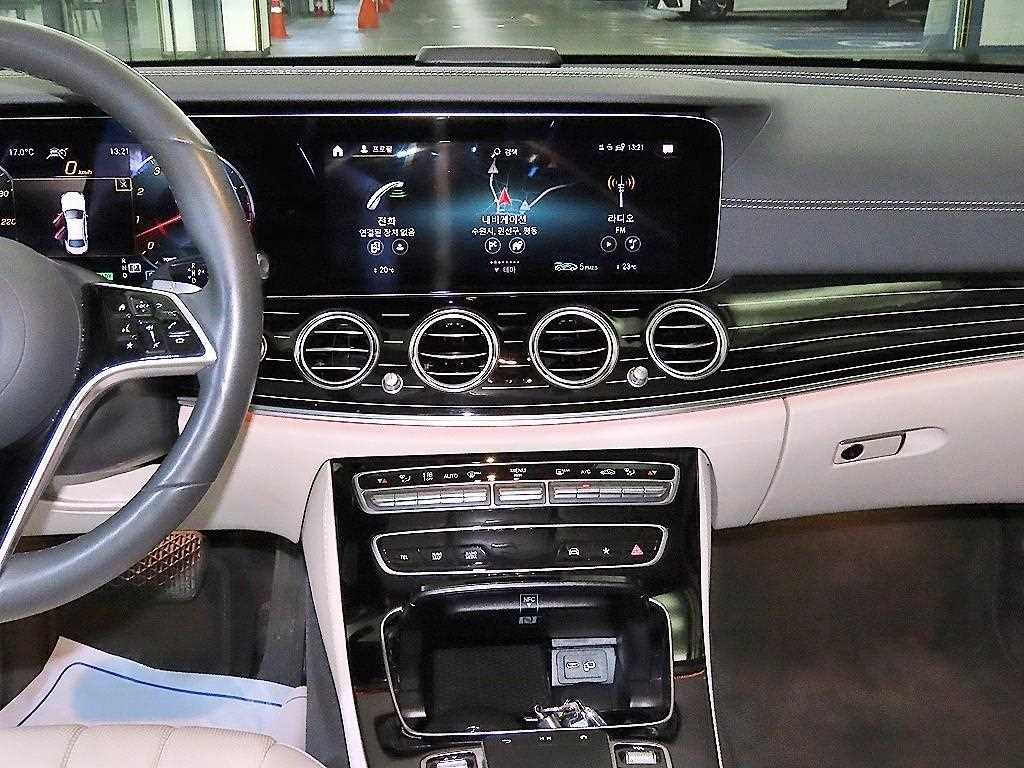 Mercedes Benz E class - Vista 11