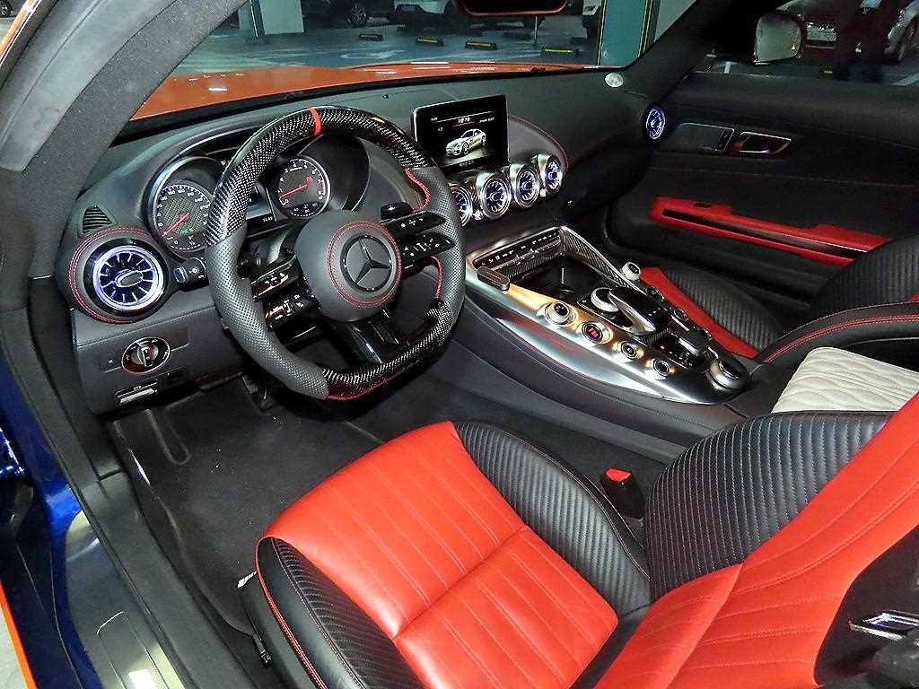 Mercedes Benz AMG GT - Vista 10