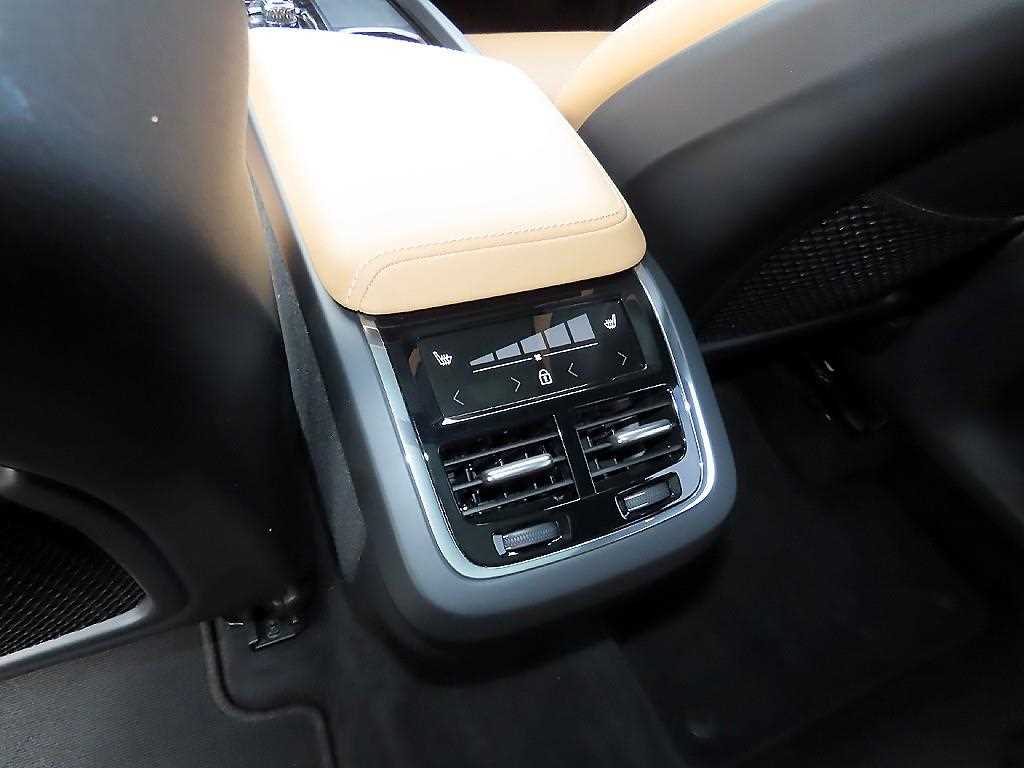 Volvo XC60 2023 Blanco - Importación desde Corea - HF Imports Iquique - Foto 16